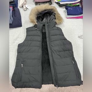 Banana Republic Puffer Vest Size Large Black